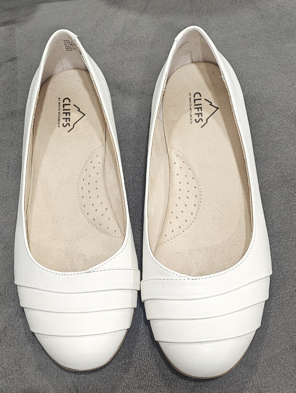 Cliffs by WHITE MOUNTAIN Women's White Layered Toe Slip-On Flats
